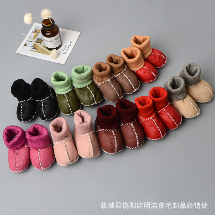 Autumn and winter genuine sheepskin fur all-in-one baby toddler shoes, socks, baby shoes, soft soles and velvet wool all-in-one shoes 2