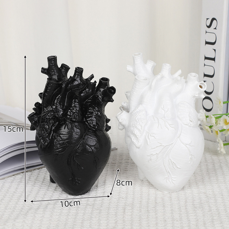 Black and White Heart Vase Creative Design Home Desktop Decoration Resin Crafts Wholesale Craft Handmade