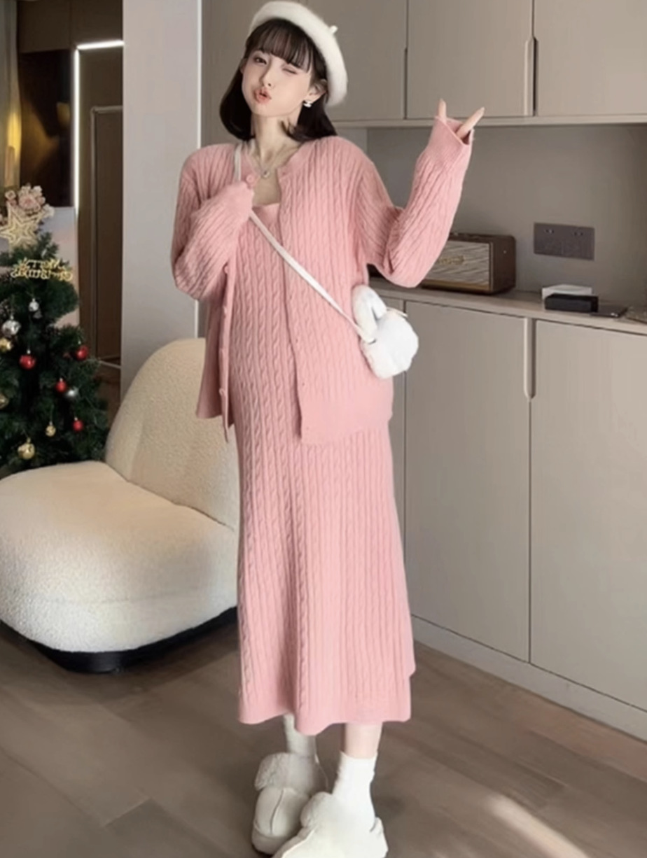 マタニティウェア2025秋冬スリムフィットクラシック刺繍入りツイストデザインミドル丈ワンピース2点セット赤とグレー