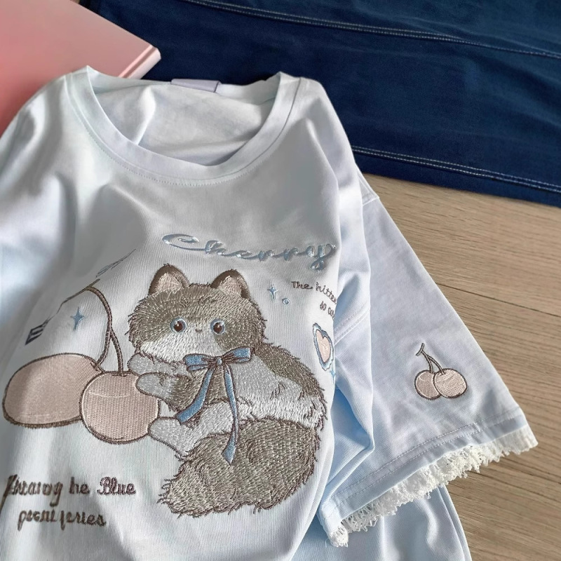 年齢を軽減するかわいい桜猫刺繍半袖Tシャツ女性用2025夏新作ルーズラウンドネックレース万能トップ|undefined