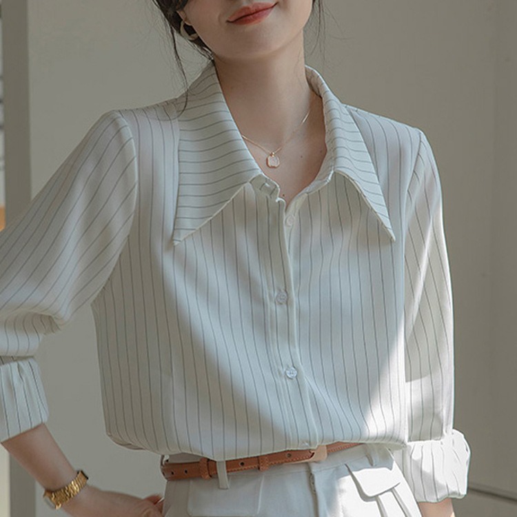 가을 프랑스 세련된 스트라이프 긴팔 셔츠 여성 의류 디자인 감각 틈새 통근 전문 셔츠 하이 센스 탑
