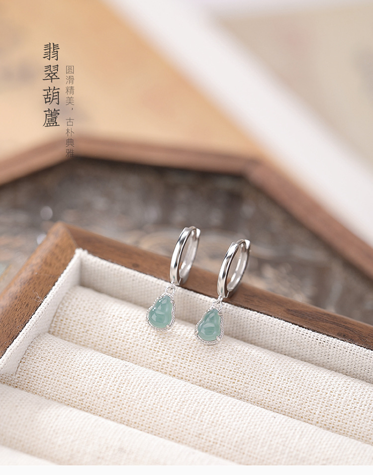 Khuyên tai bạc S925 hình hươu nai đính ngọc bích phong cách Trung Quốc — Một cặp chi tiết 1