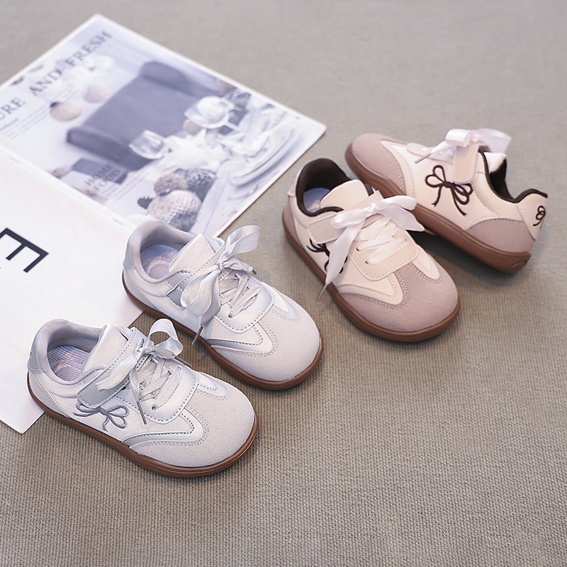 2025 primavera y otoño nuevos zapatos deportivos infantiles casuales zapatos blancos casuales coreanos zapatos casuales para niños zapatos de entrenamiento para niñas image 5