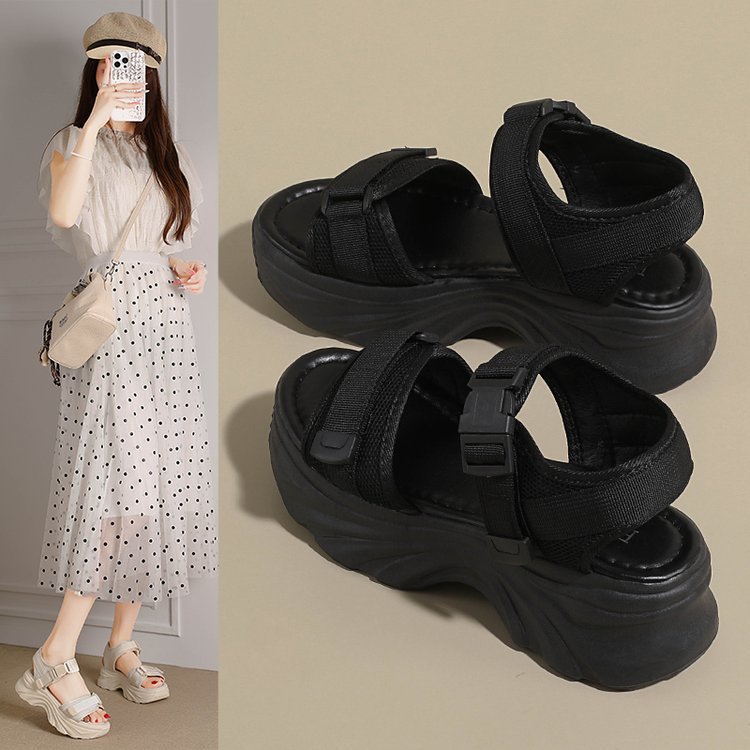Sandalias deportivas de suela gruesa para mujeres 2026 verano nuevo velcro dedos abiertos de moda muffins zapatos anti-deslizantes