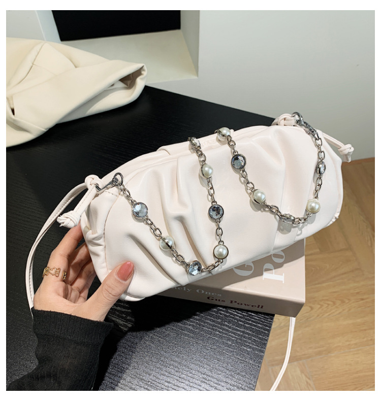 Wholesale Soft Pu Fold Pearl Chain Single Shoulder Handbag Nihaojewelry display picture 44