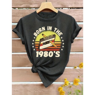 �羳�W�a�͹���􎧣����1980���T�����e�A�I������Ů�b����