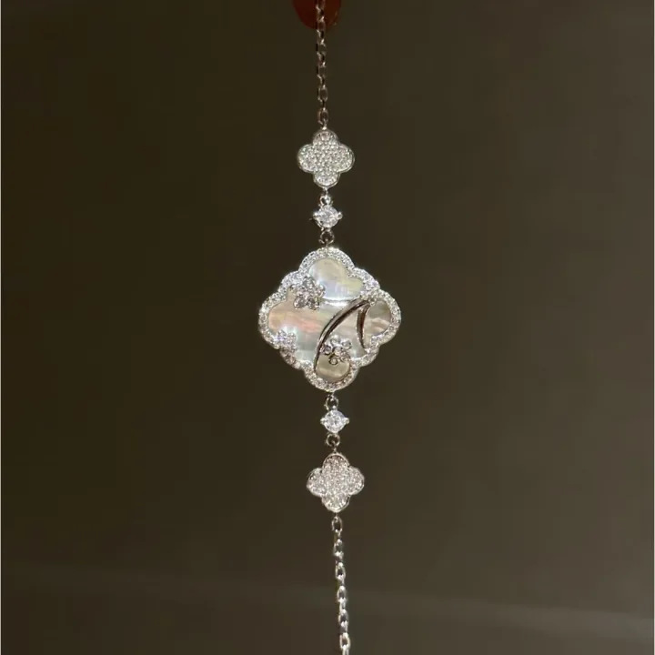 Korean Zircon Clover Mother-Of-Pearl Bracelet Light Luxury High-End Temperament Jewelry Xiaohongshu Popular Jewelry Wholesale for Women