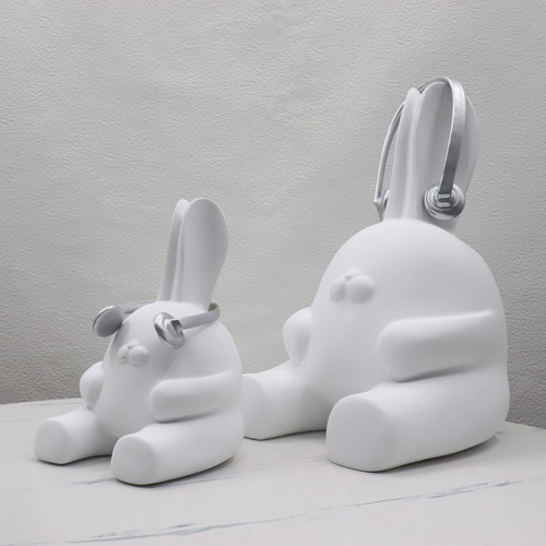 现代极简北欧卡通白色戴耳机兔子饰品样板间客厅儿童房售楼处摆件