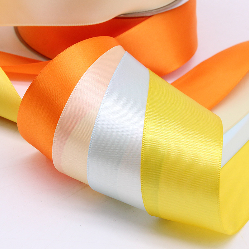 Yiwu fábrica 3,8 cm cinta de poliéster mate 100 yardas/rollo regalo embalaje cinta al por mayor