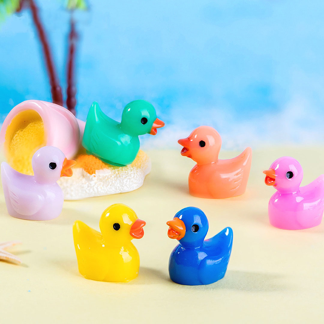 Colgante de muñeca de patito amarillo musgo micro paisaje pequeño decoración pequeña decoración creativa accesorios spot al por mayor