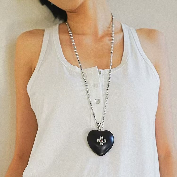 黑檀木克罗爱心十字架项链高级感百搭串珠项链小众设计感长款吊坠