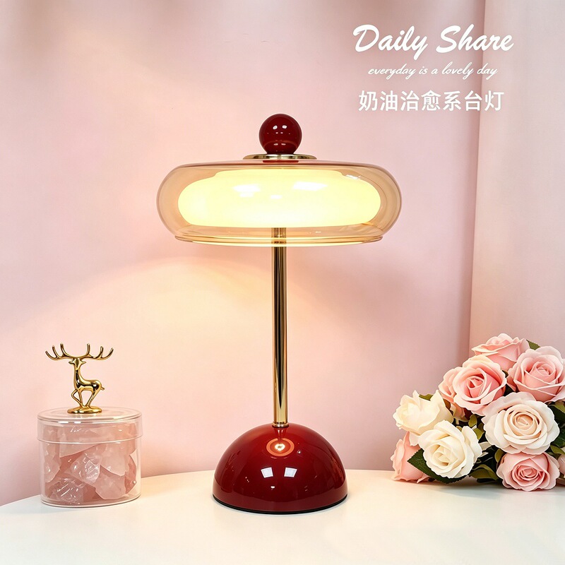 Retro Light Luxury Cream-Style Danish Table Lamp Bedroom Bedside Lamp Creative Nordic High-End Decorative Rechargeable Atmosphere Lamp