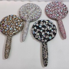 美容院の鏡の刺繍の鏡はドリルを入れて設計します。