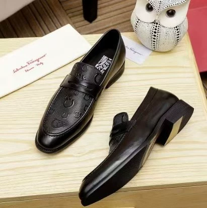 Мужские лоферы из натуральной кожи, модная мужская обувь высокого класса, дышащие универсальные британские повседневные кожаные туфли без шнуровки на мягкой подошве.