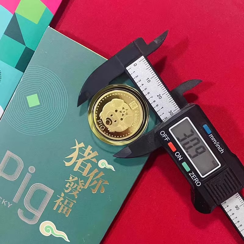 (2개) 뱀년 금 기념 동전 중국 조디악 자수 붉은 봉투 은행 기업 새해 선물 행운의 돈 붉은 봉투