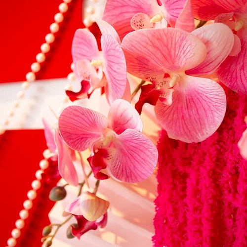 Marriage room background wall double happiness decoration wedding celebration bedroom scene honeycomb ball wedding hall arrangement