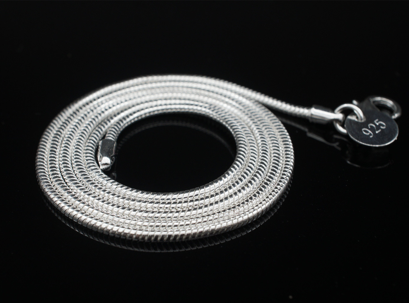 French Vintage Cross-Border Foreign Trade Snake Bone Necklace Trendy Light Luxury Niche Men's Accessories Women's Collarbone_voghion.com
