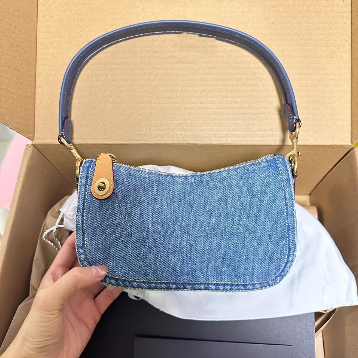 빈티지 데님 블루 원 숄더 언더암 가방 2025 여름 새로운 하이 엔드 센스 휴대용 바게트 가방 틈새 마작 가방