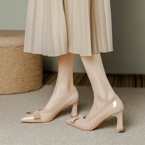 High heels nude pointed-toe heels
