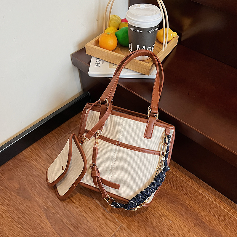 Versión coreana de la bolsa de nicho 2025 verano nuevo bolso retro contraste color bandolera moda señoras bandolera