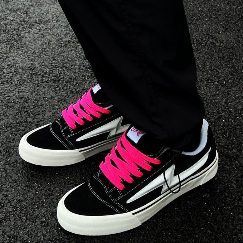 Zapatos blancos de primavera nuevos zapatos de mujer transpirables no sofocan los pies aumentan la altura antideslizante y resistente al desgaste zapatos de moda de mujer