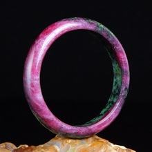 天然缅甸红绿宝手镯飘花红宝石绿帘石镯子女款 阳绿玉手镯