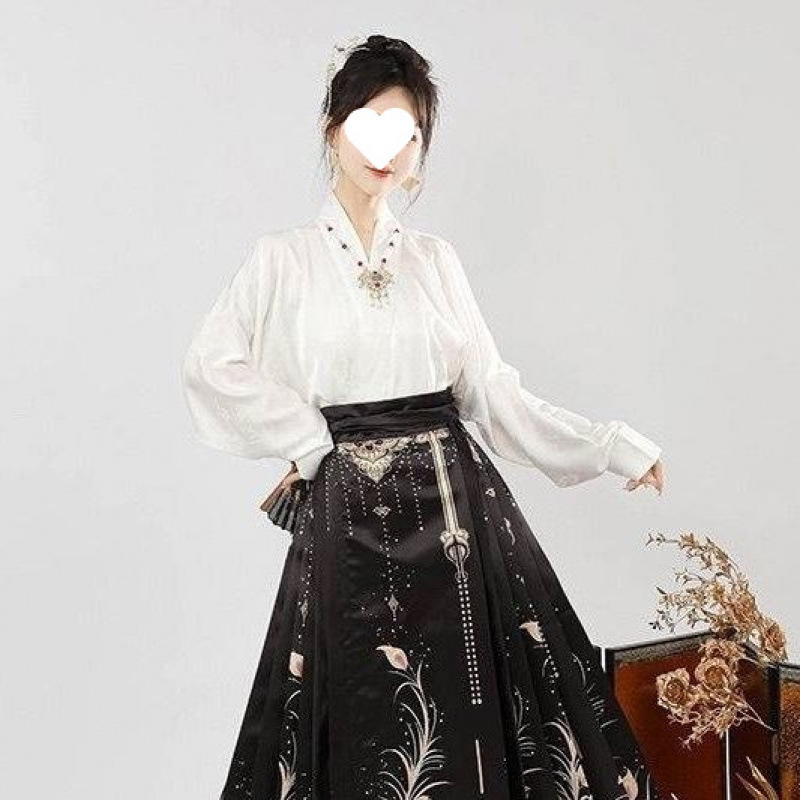 크로스 칼라 탑