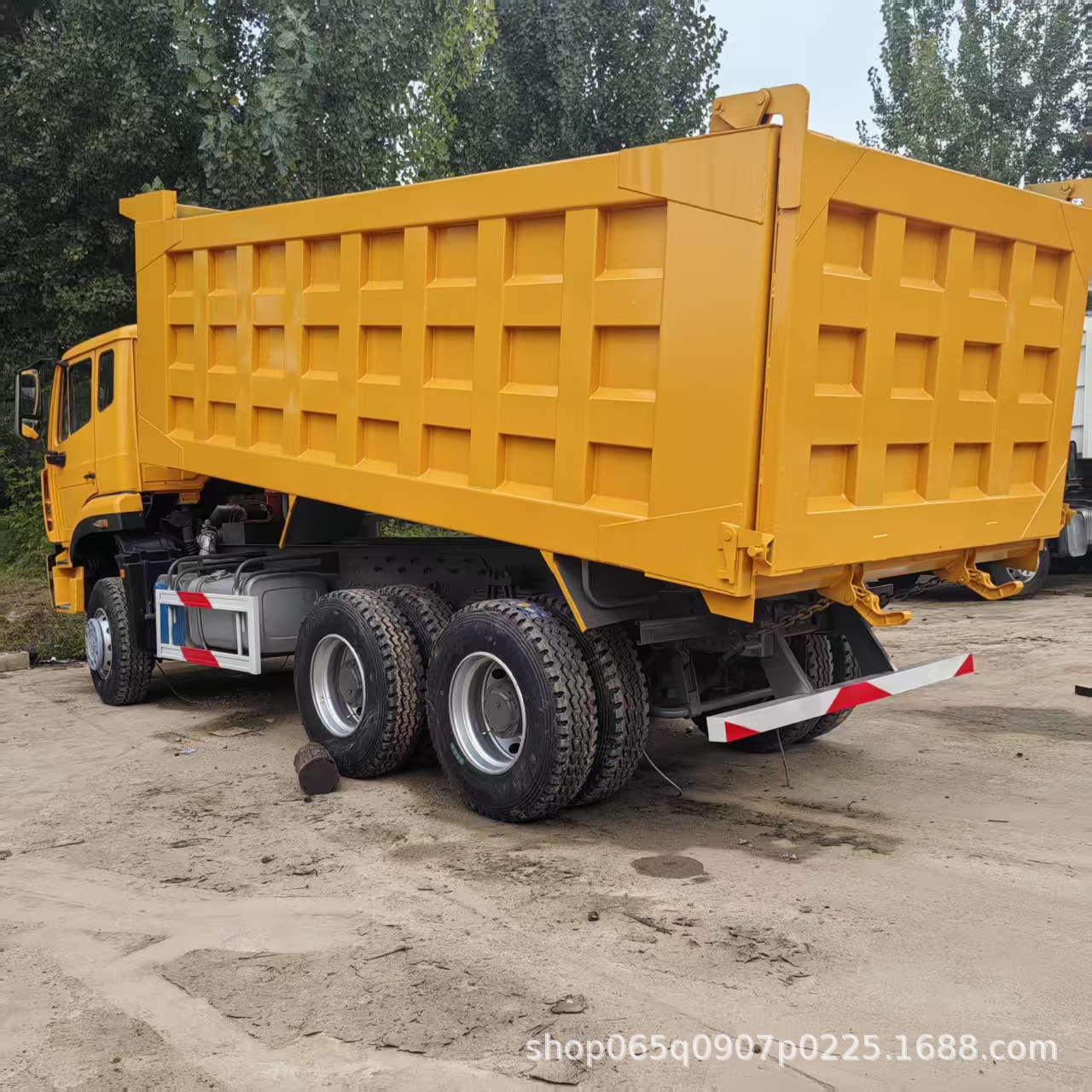 Export Sinotruk Howo Nx Dump Truck 6X4 Dump Truck 375 Horsepower Howo Dump Truck