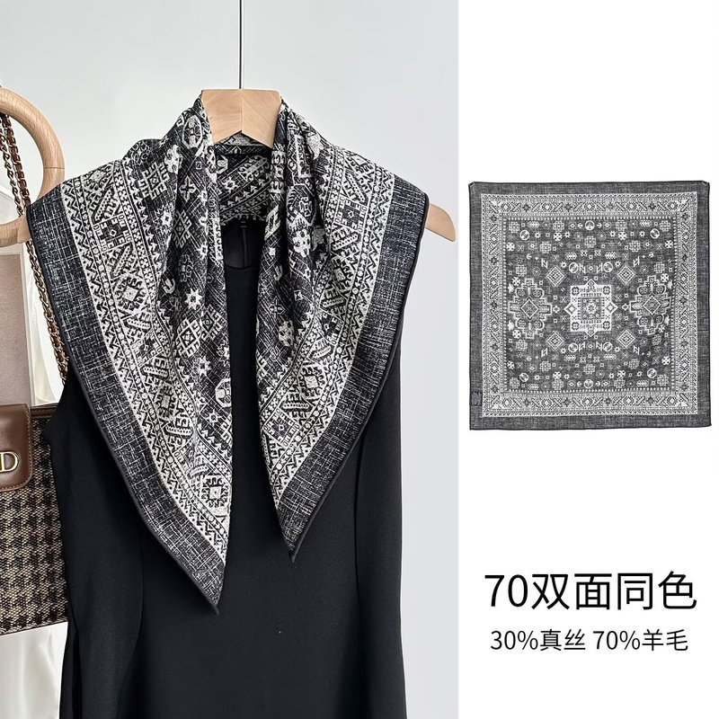 春秋复古腰果花双面真丝羊毛围巾女时尚高级感薄款丝毛方巾披肩|undefined