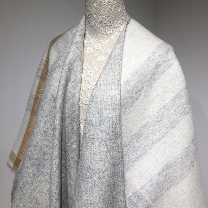 内蒙工場は秋冬のマフラーを卸売りしています。