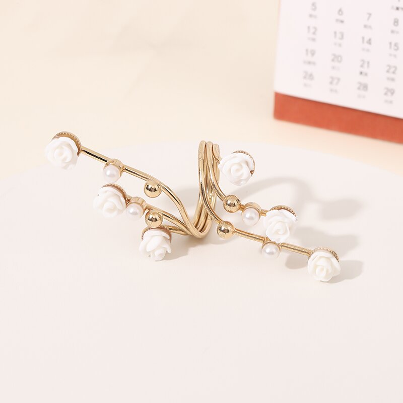 Fashionable trend geometric creative golden ring pearl