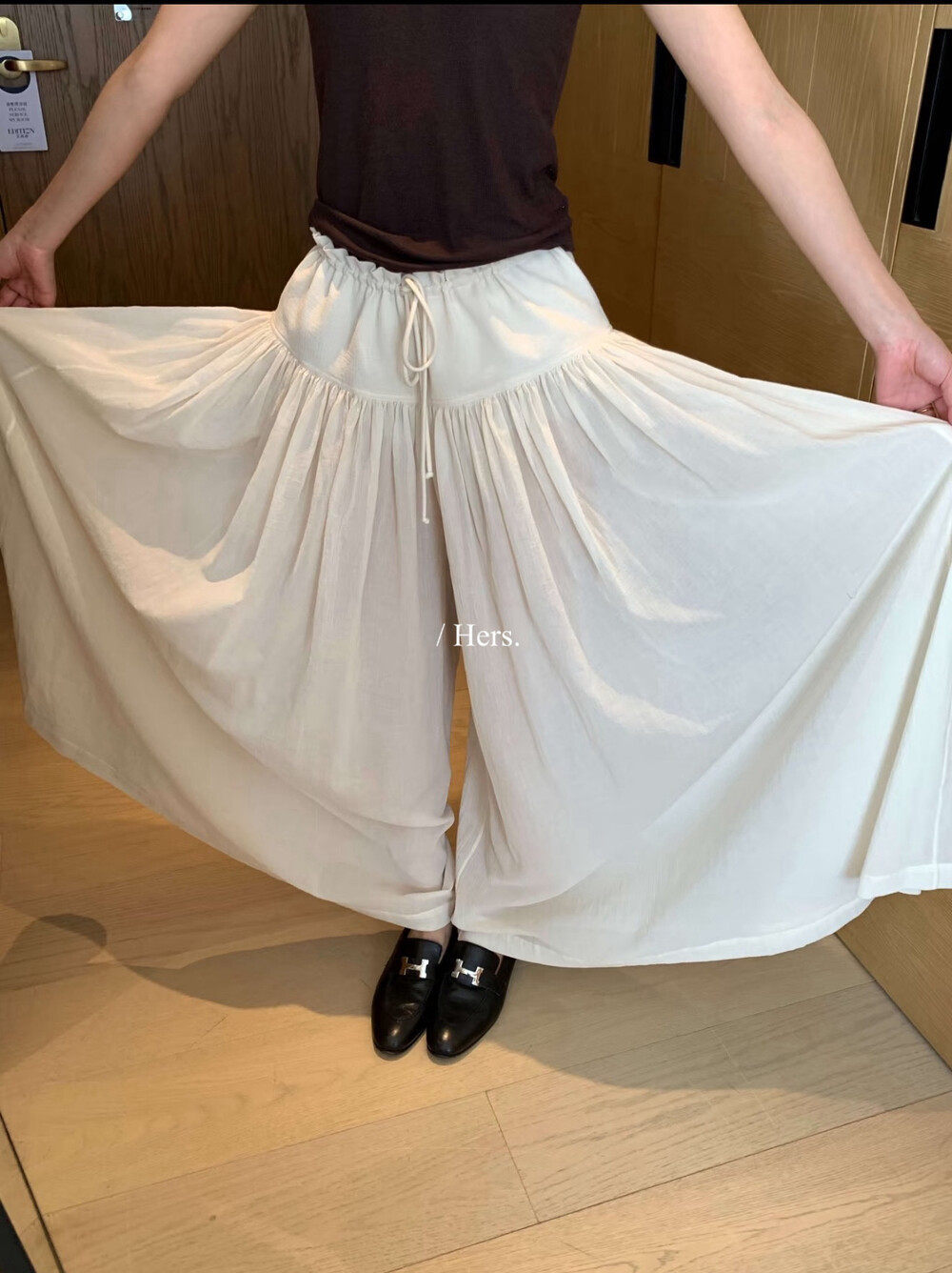 Quần culottes nữ ống rộng cạp cao thiết kế dây rút eo — màu đen, trắng ngà, màu mơ chi tiết 13