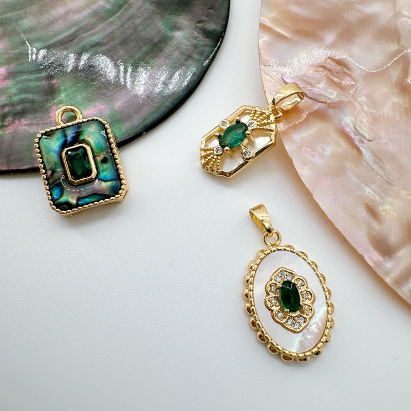 1 Piece 25mm Copper Shell Zircon 18K Gold Plated Geometric Pendant display picture 5