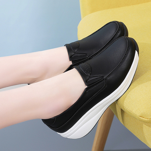 Genuine leather platform thick-soled women's rocking wedge shoes, comfortable shallow mouth, versatile, casual, lazy, waterproof, middle-aged and elderly mother's shoes