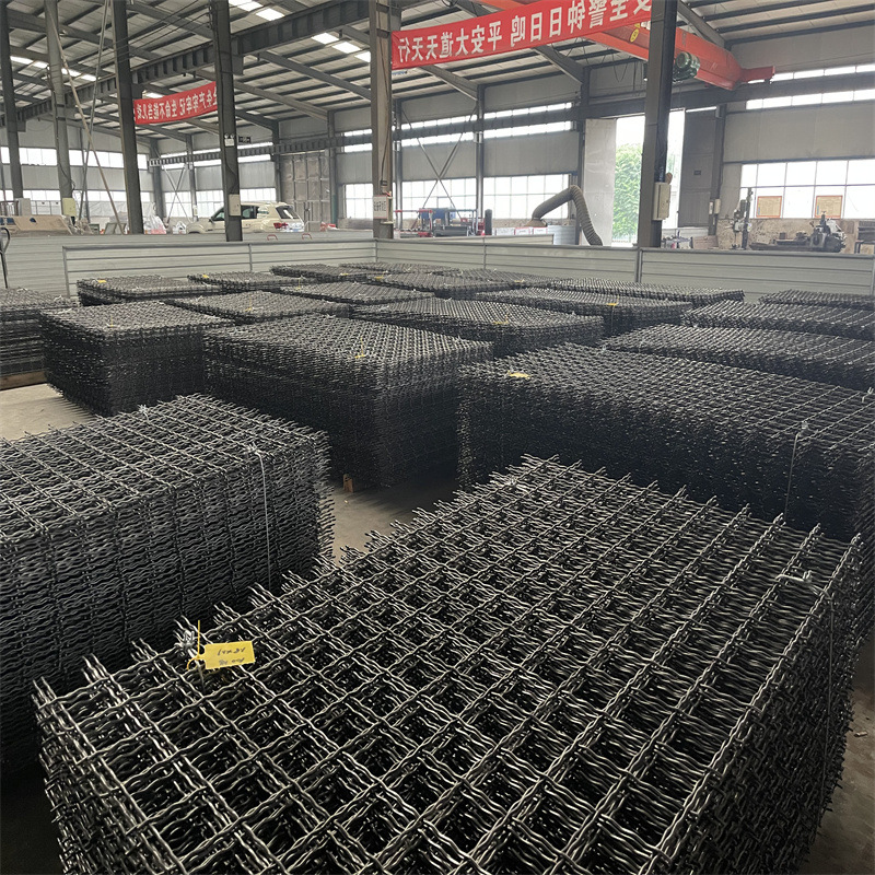 煤矿假顶防护锚网采用先编织后焊接 矿顶支护网