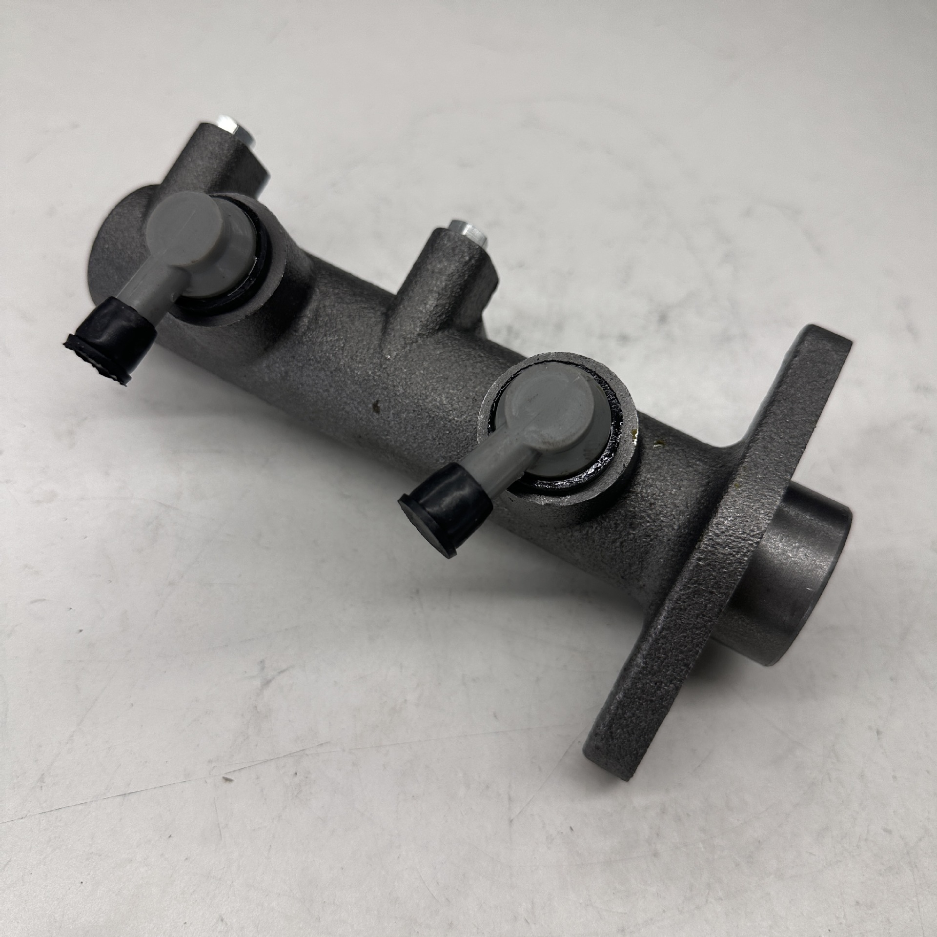 58620-5H050 58620-5H000 for Hyundai Hd65 Hd72 Brake Master Cylinder