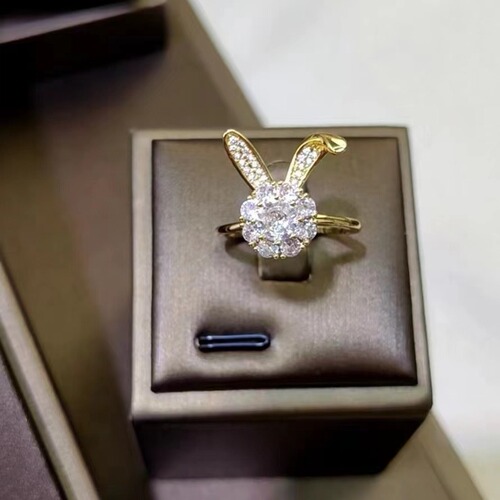 Necklace for women Korean version versatile Internet celebrity zircon rotating rabbit niche design light luxury temperament suit titanium steel necklace
