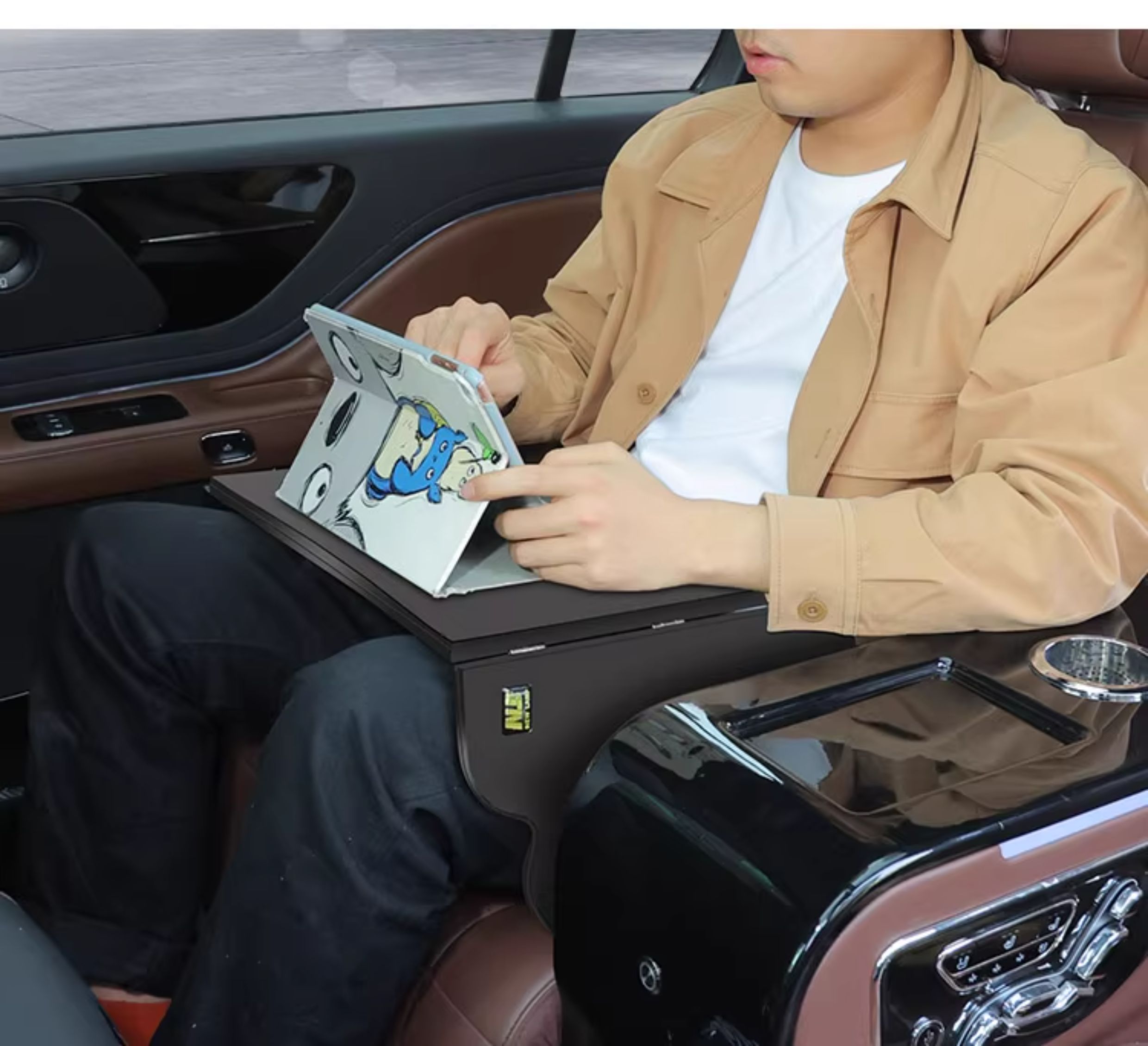 Car-mounted small table for the front passenger seat, suitable for eating and using a laptop in the car, compatible with Tesla