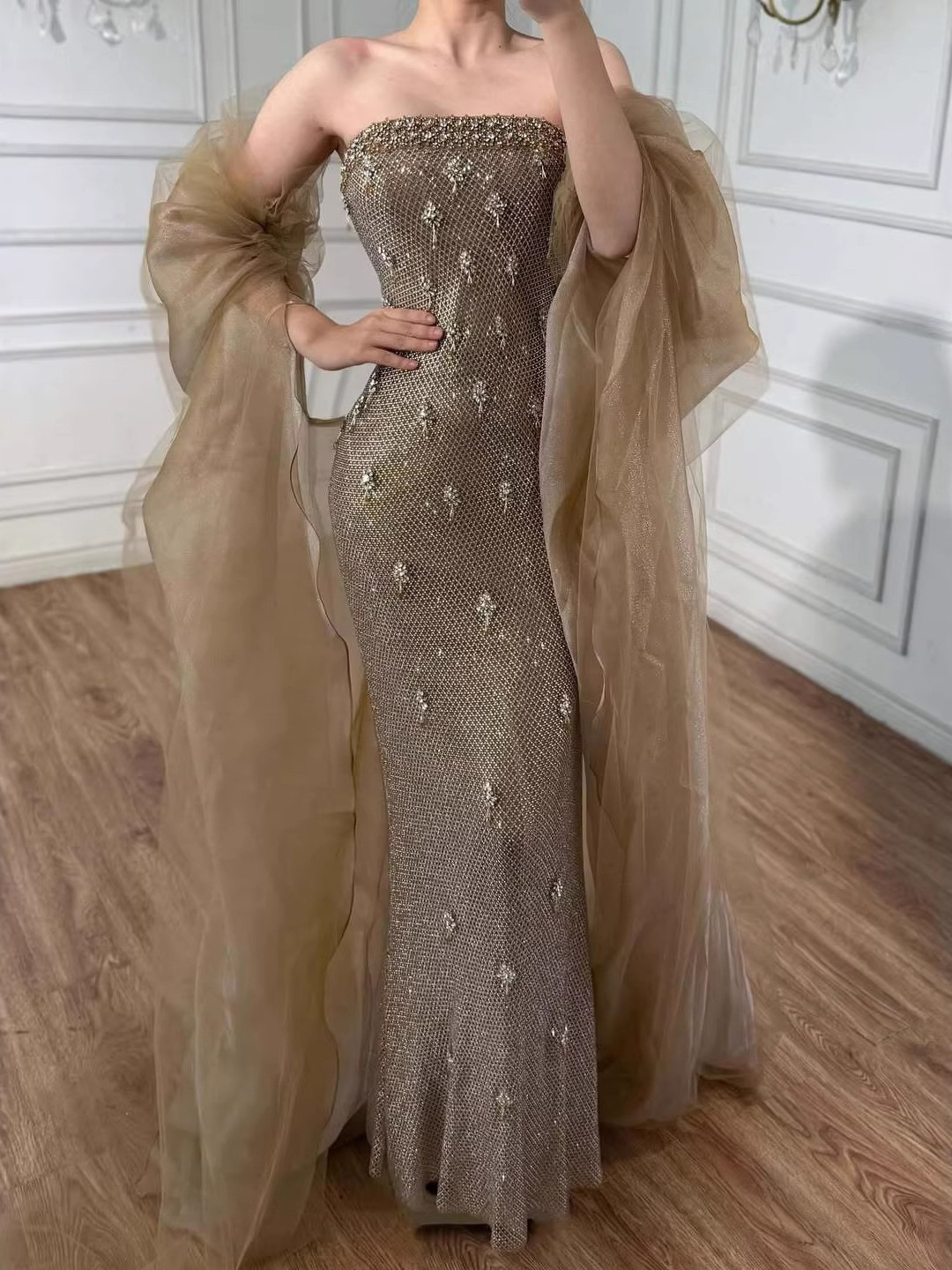 Foreign trade golden high-end luxury lady temperament annual meeting…