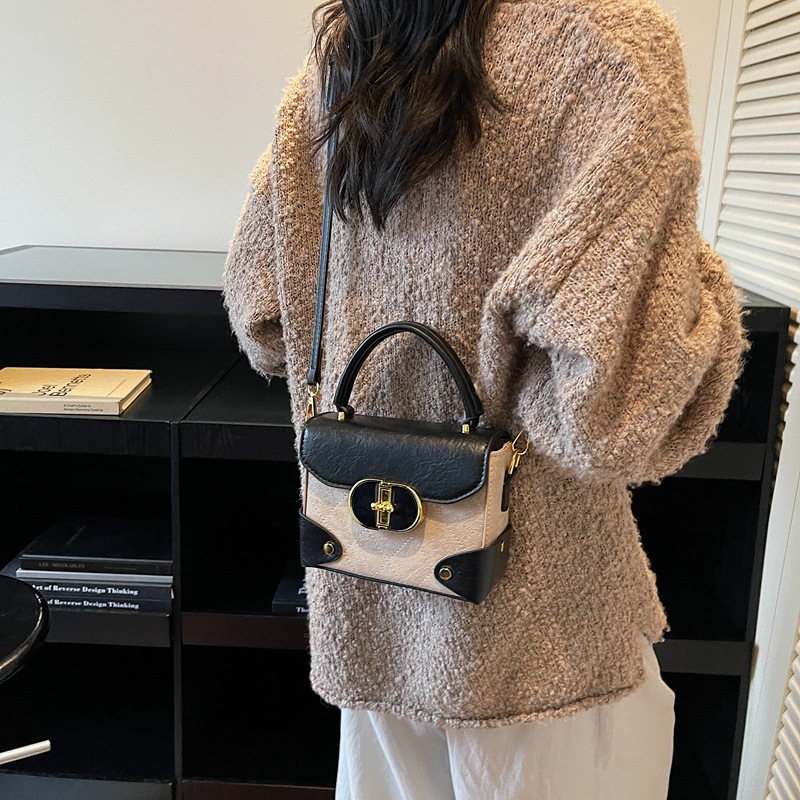 2025 otoño y invierno nuevo bolso de color contrastante bolso cuadrado pequeño de nicho de mujer empalmado bolso de hombro retro bolso de mochila