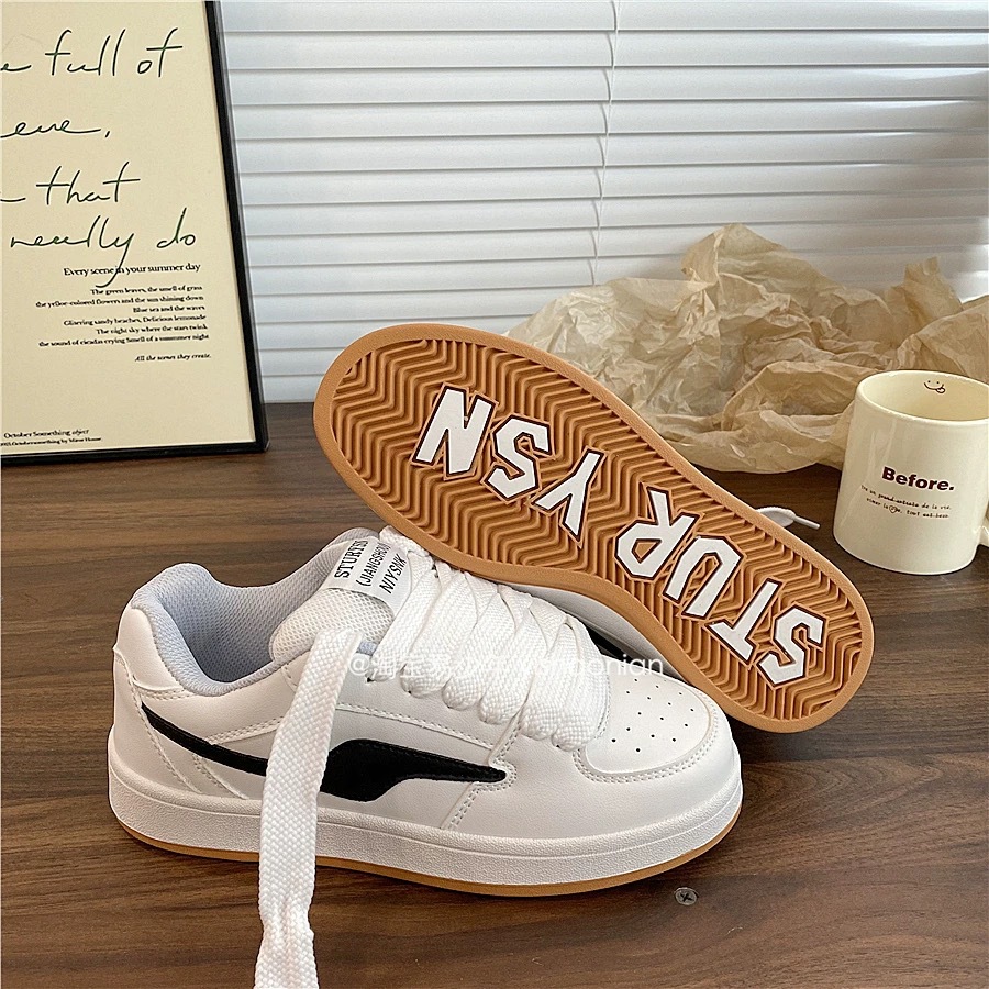 2026 otoño nuevo retro zapatos de pan de suela gruesa zapatos casuales zapatos de skate de moda femenina coreana estilo académico versátil zapatos blancos