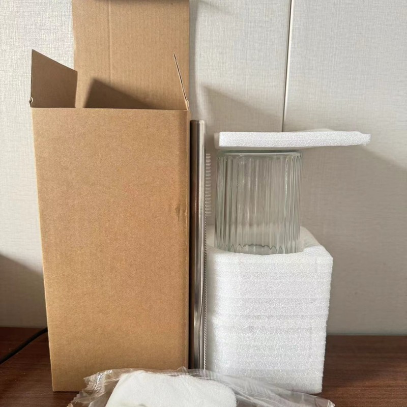 クロスボーダーAmazon高見えシンプルジュースコーヒーカップ縦縞ガラスウォーターカップ大容量蓋付きストロー|undefined