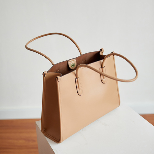 Stylish Minimalist Top Handle Large Bag  New Arrival Large Capacity Underarm Crossbody Bag High-Quality Versatile Commute Bucket Bag