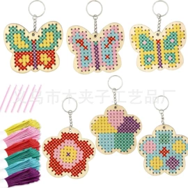 木质工艺品;塑料工艺品;圣诞装饰品