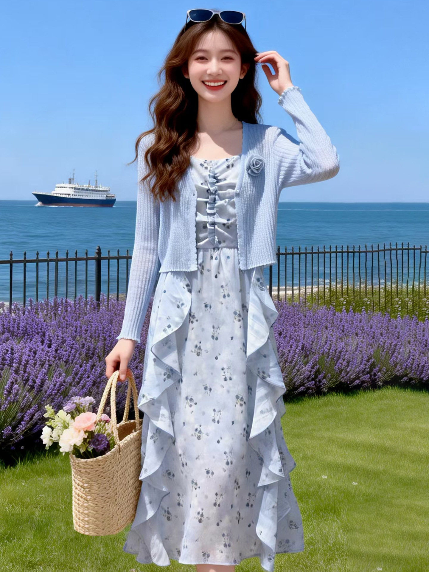 Bộ đầm hai mảnh gồm áo khoác cardigan và đầm maxi hoa nhí thắt eo BL2608 — xanh lam, màu be