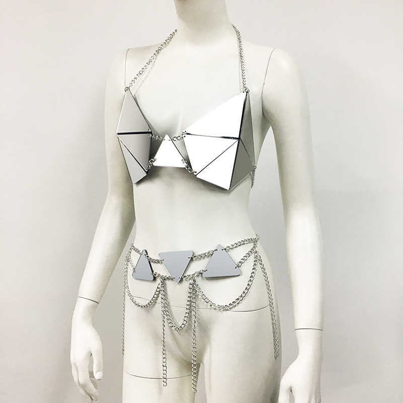 Title 11, Outfit da palco con pannelli a specchio metalli...