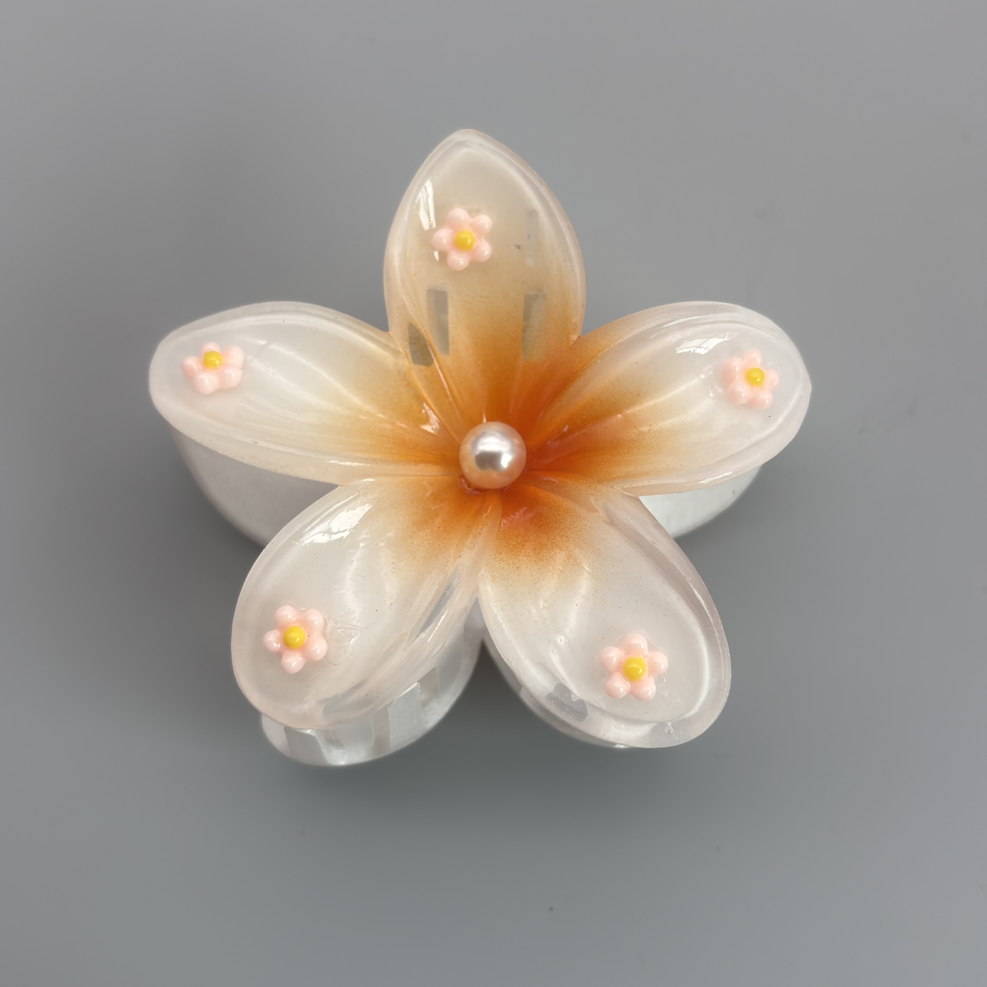 Pinza de pelo acrílica con flor de plumeria para mujer, accesorio de alta gama, pinza de tiburón, pinza de pelo cruzada para el verano.