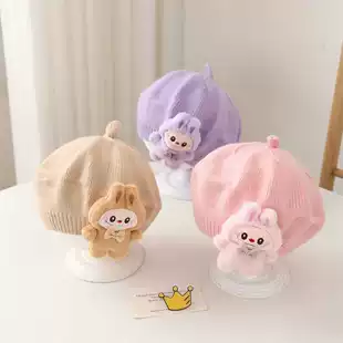 Детский берет с игрушкой утеплённый