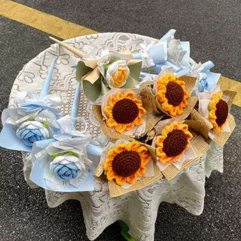 成品玫瑰花束仙女魔法棒针织毛线花编织钩织单支花束儿童手工批发