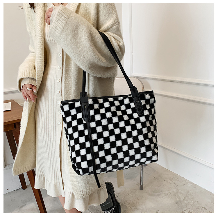 Fashion shoulder womens bag handbag Korean largecapacity checkerboard bag wholesalepicture1